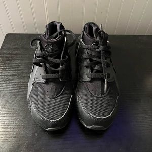 Kids Black Huarache Sneakers